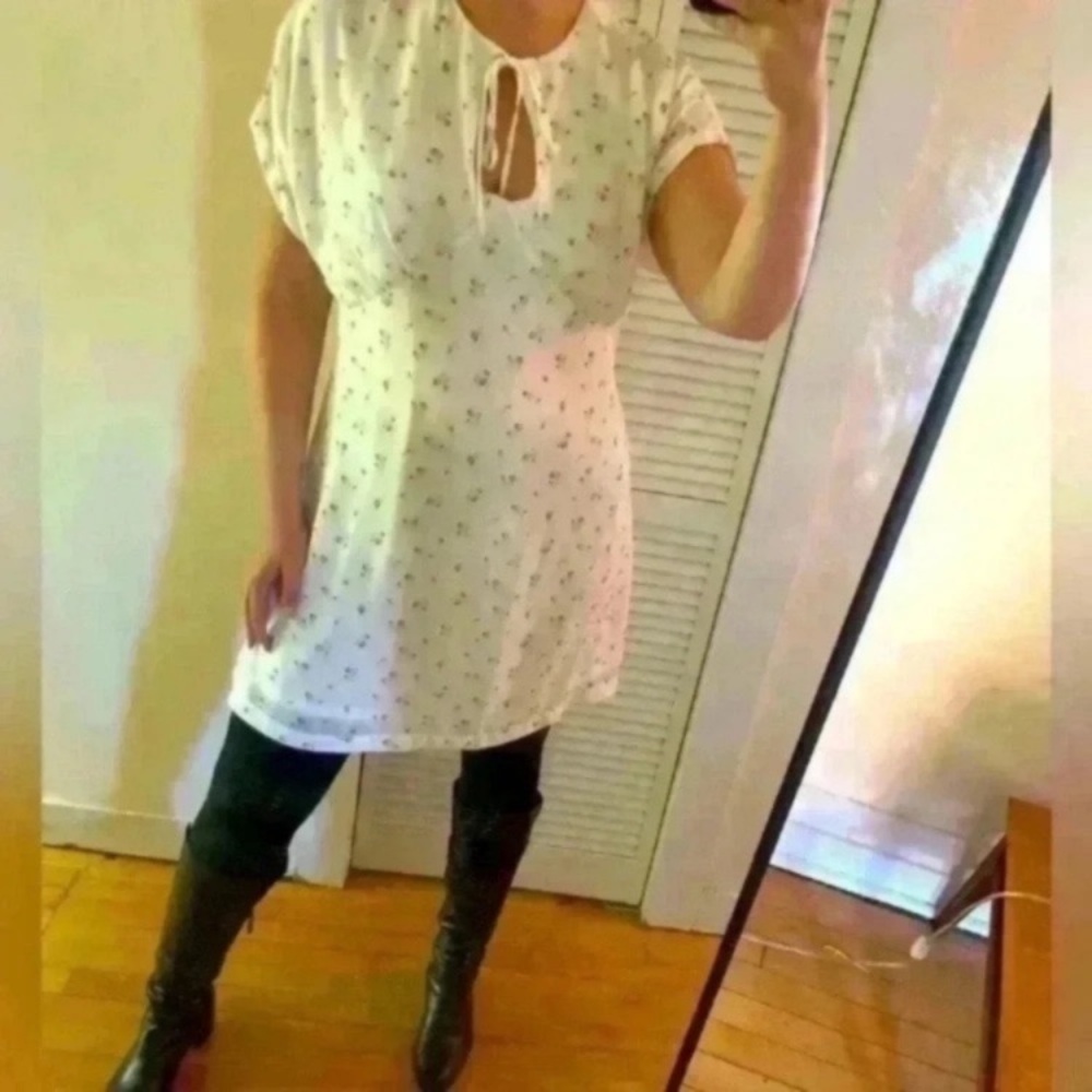 Love, Whit White Cottagecore Ditzy White/Pink Floral Dress Large